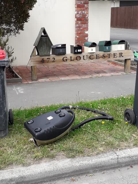 Rubbish/Recycling, a report photo