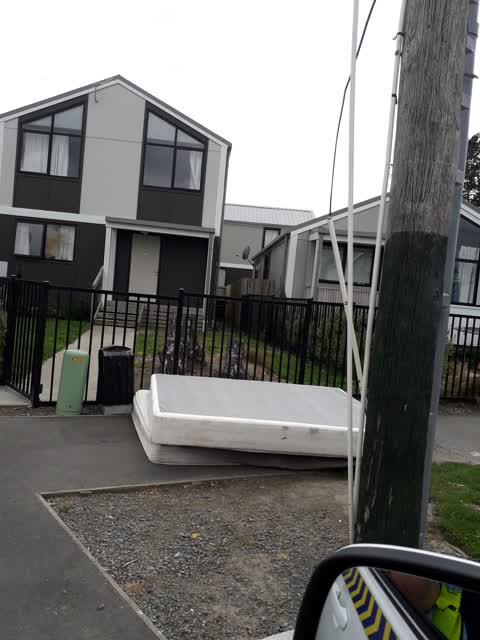 Rubbish/Recycling, a report photo