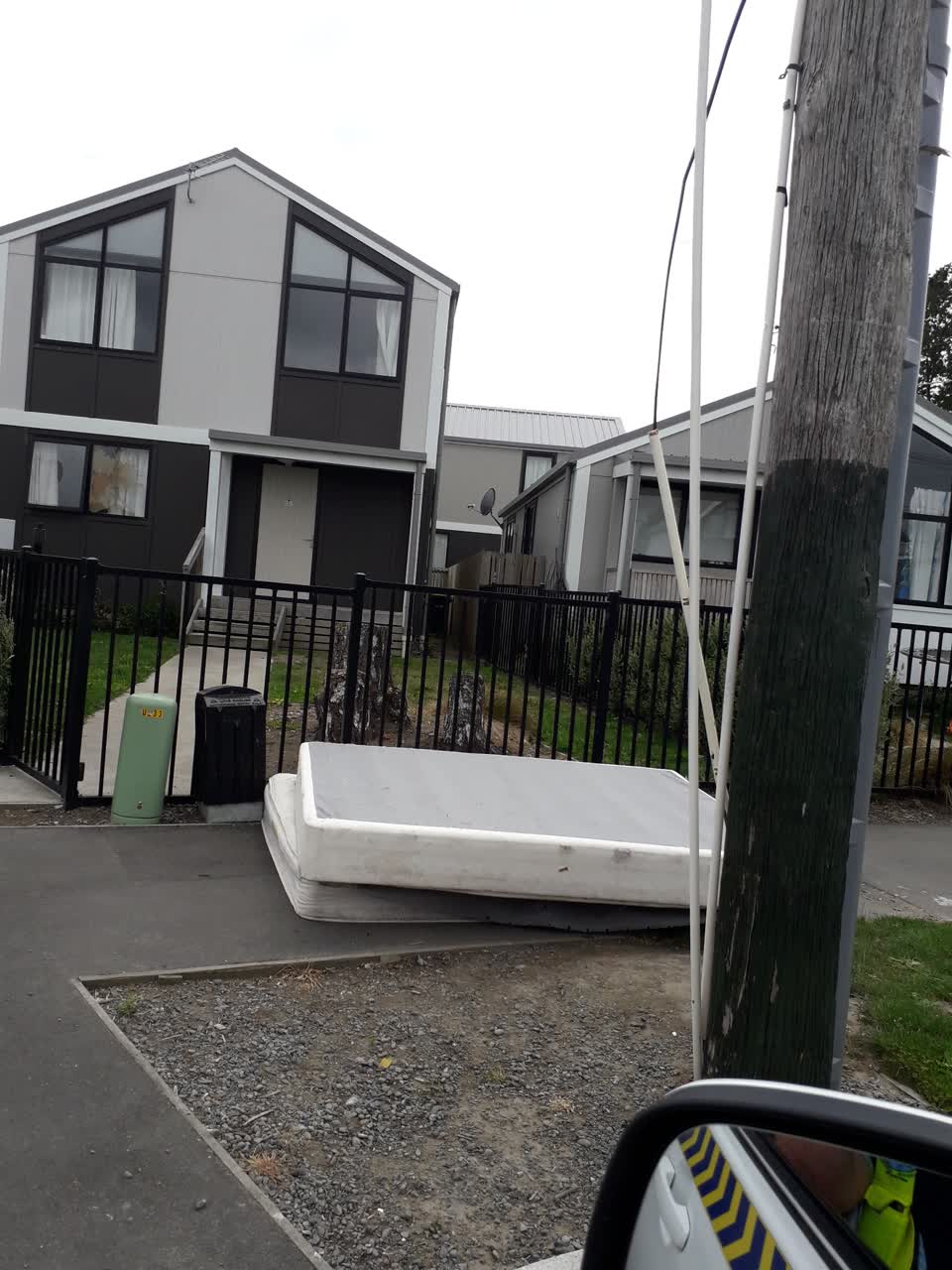The photograph attached to this rubbish/recycling report