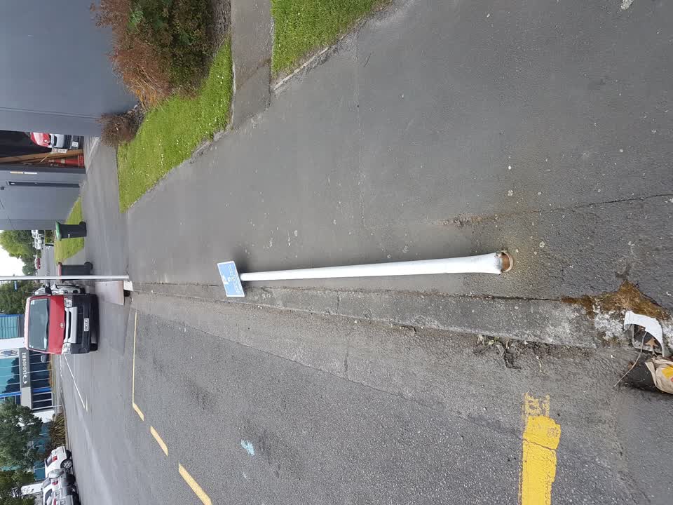 The photograph attached to this roading/streets report