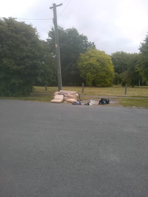 Rubbish/Recycling — a report photo