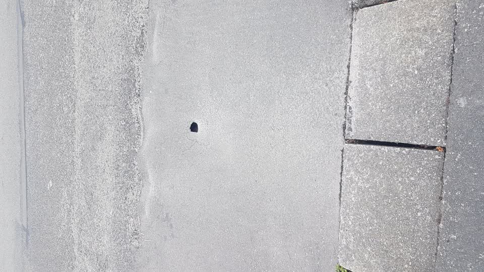 The photograph attached to this roading/streets report