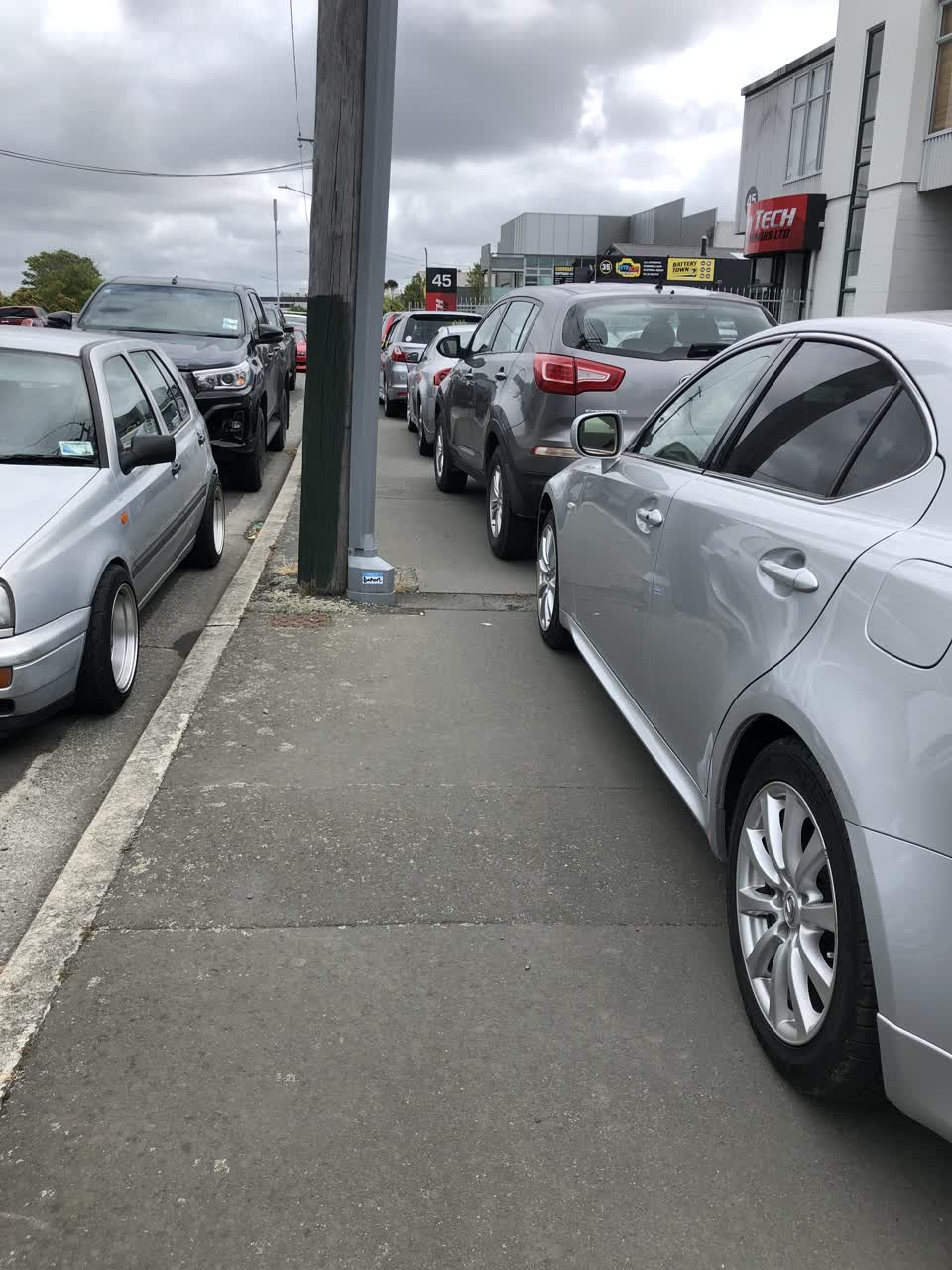 The photograph attached to this roading/streets report