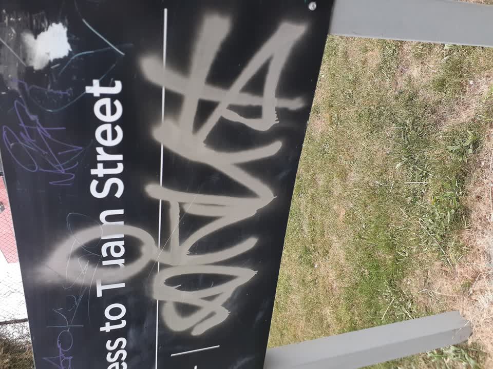 The photograph attached to this graffiti report