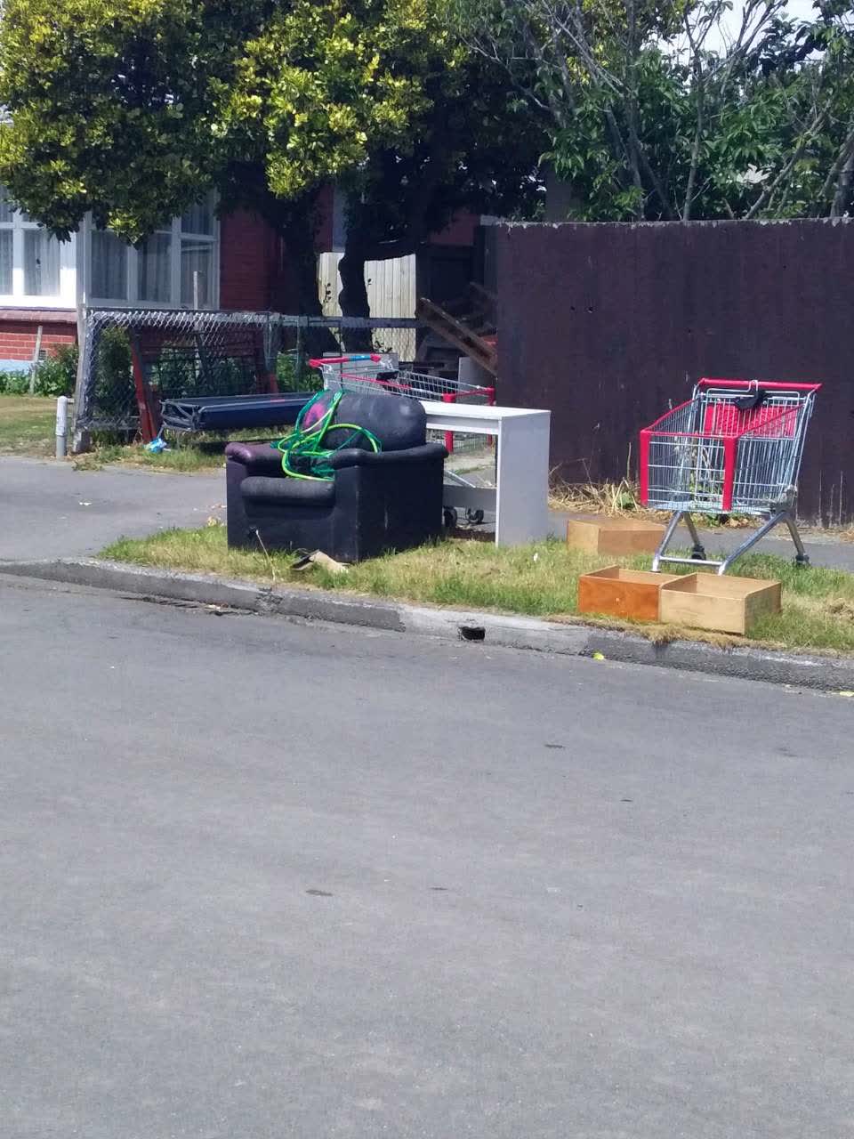 The photograph attached to this rubbish/recycling report