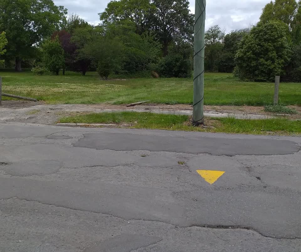 The photograph attached to this roading/streets report
