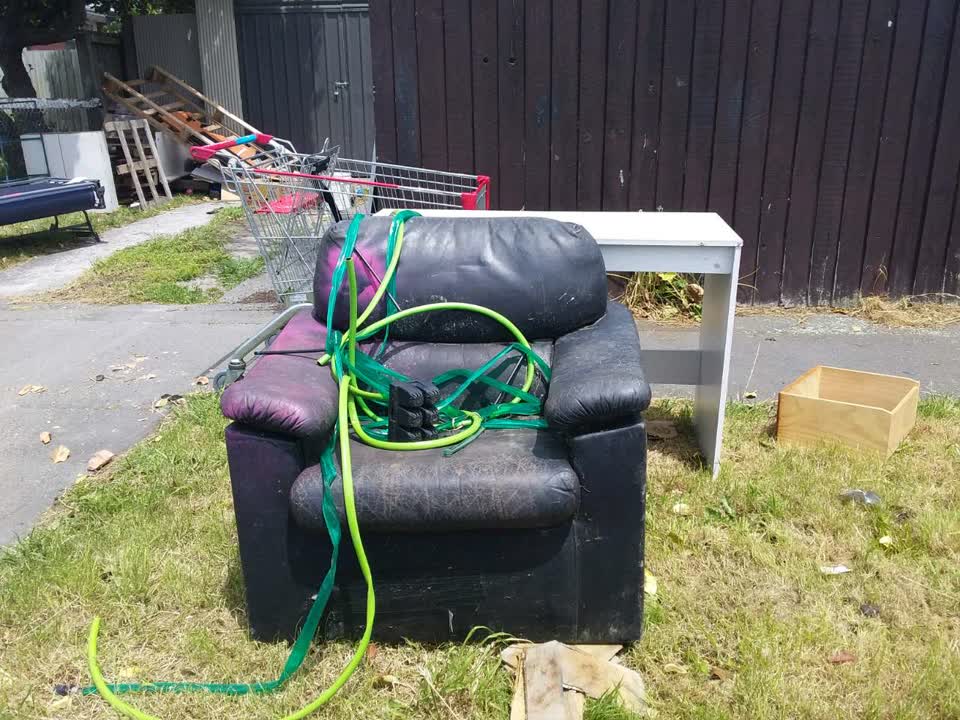 The photograph attached to this rubbish/recycling report