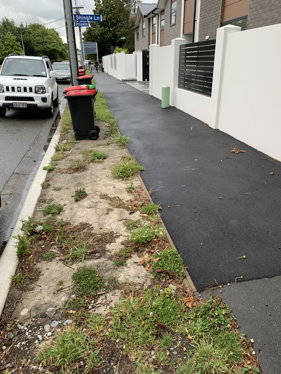 The photograph attached to this roading/streets report