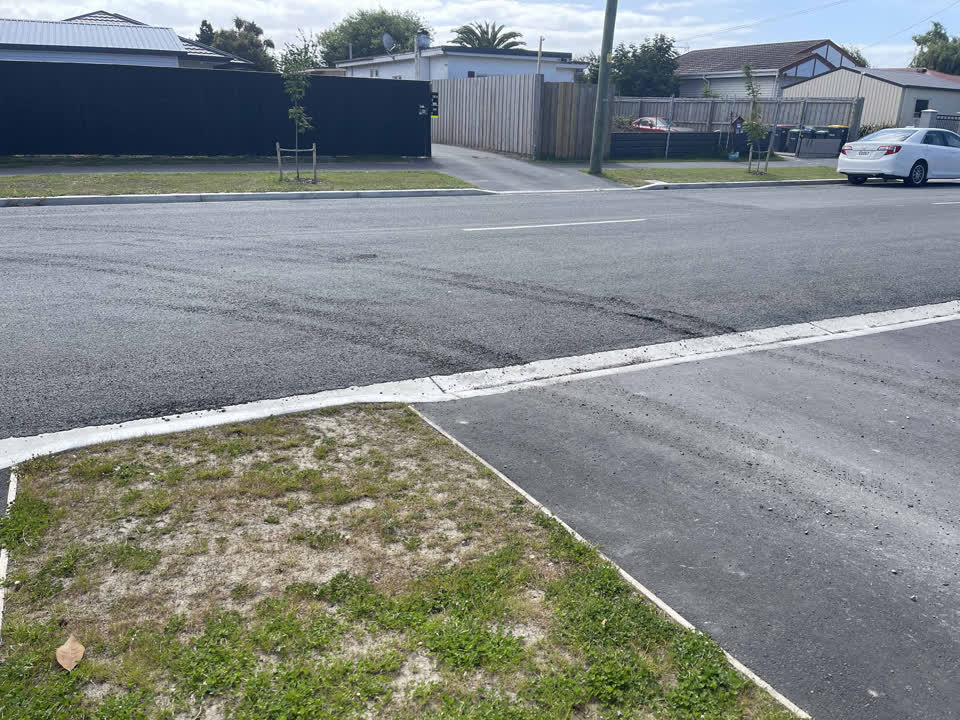 The photograph attached to this roading/streets report
