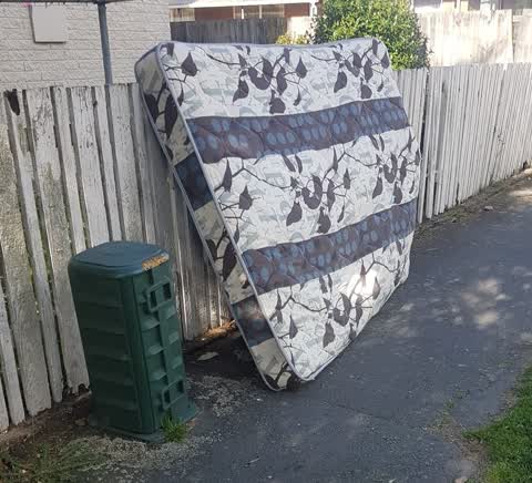 Rubbish/Recycling, a report photo