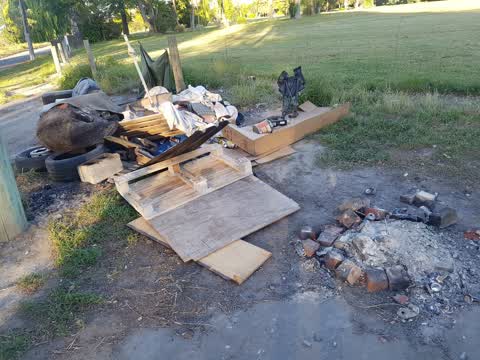 Rubbish/Recycling, a report photo