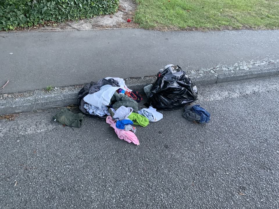 The photograph attached to this rubbish/recycling report