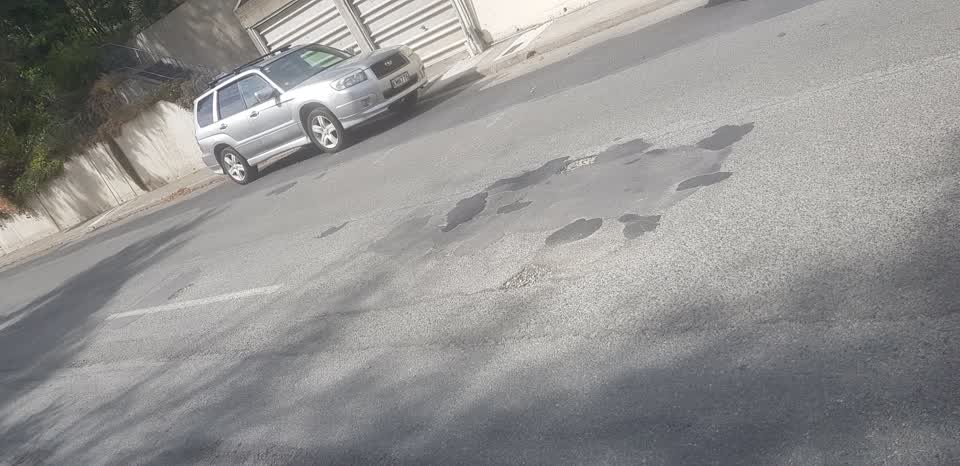 The photograph attached to this roading/streets report