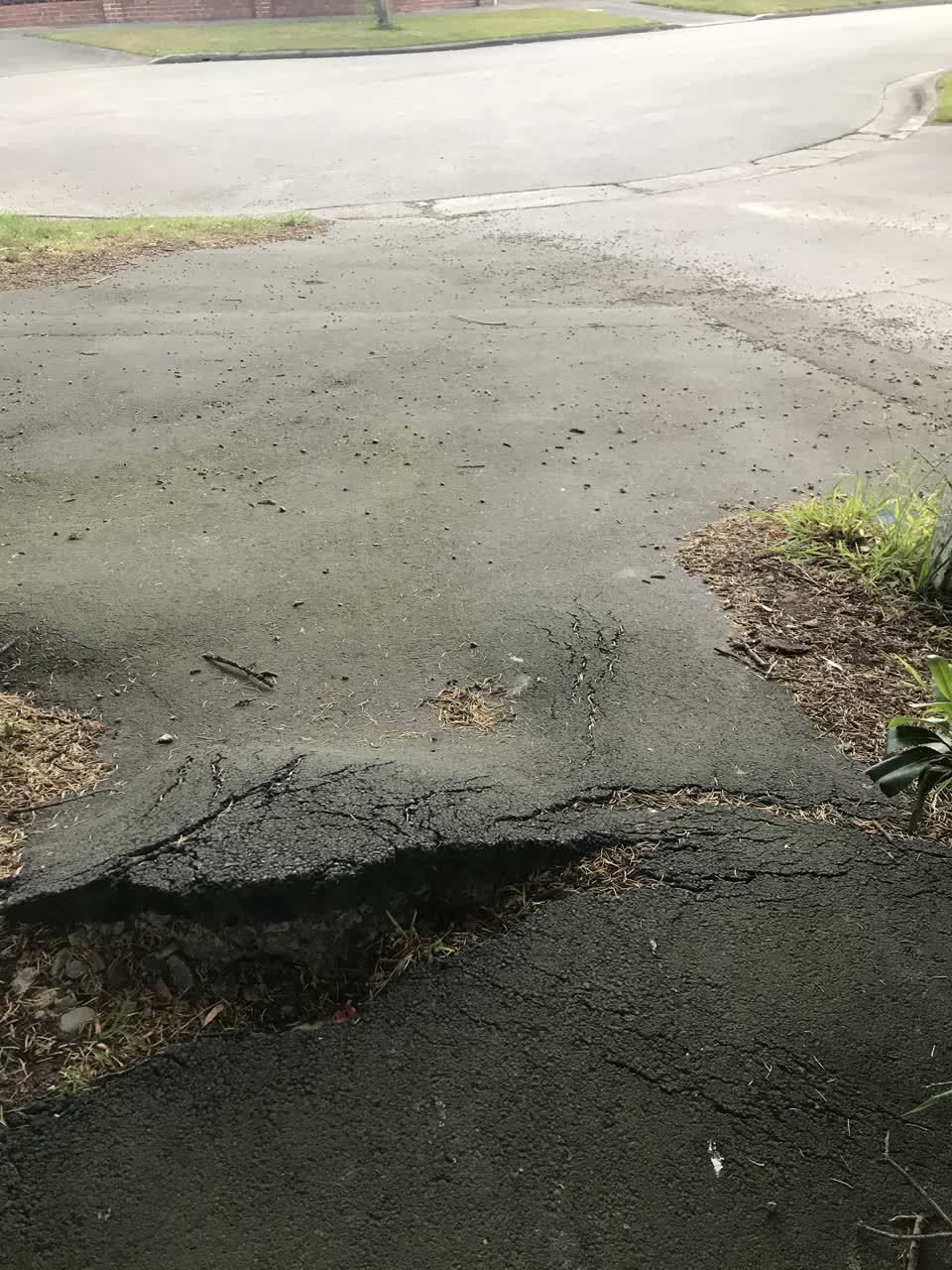 The photograph attached to this roading/streets report