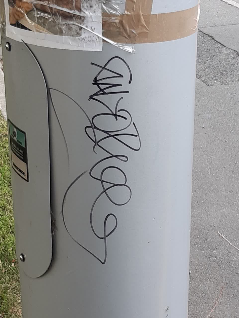 The photograph attached to this graffiti report