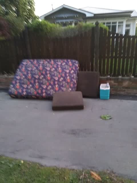 Rubbish/Recycling, a report photo