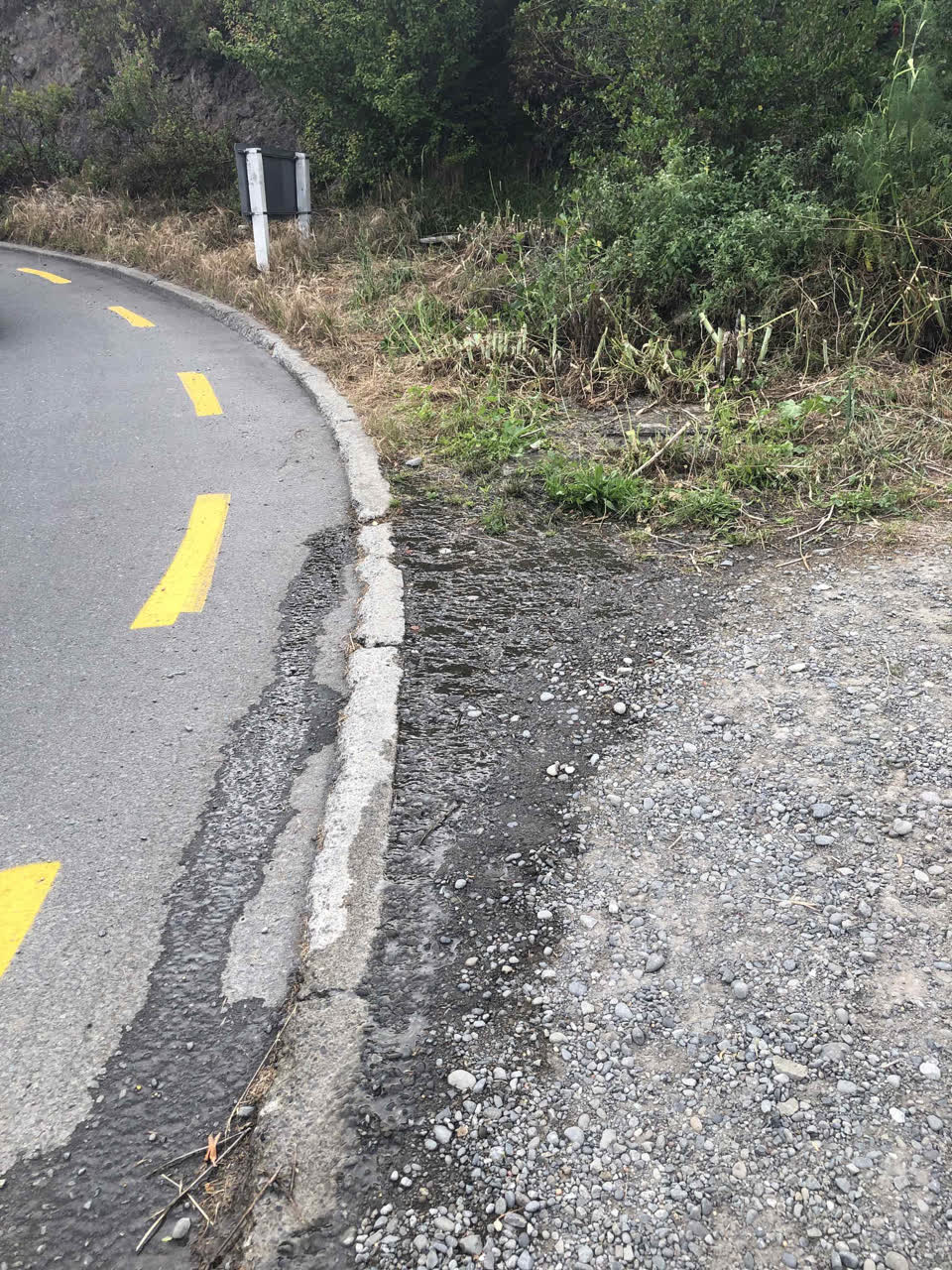 The photograph attached to this sewer - leak / blockage report