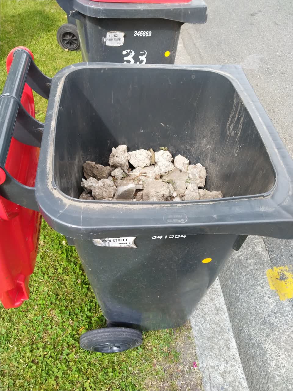 The photograph attached to this rubbish/recycling report