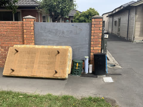 Rubbish/Recycling, a report photo