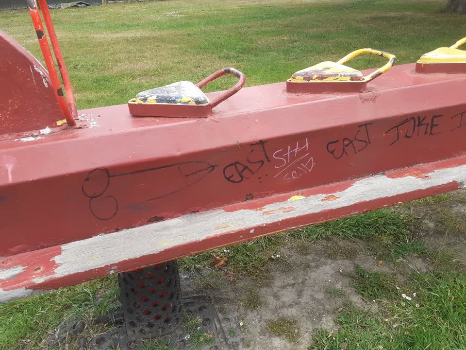 The photograph attached to this graffiti report
