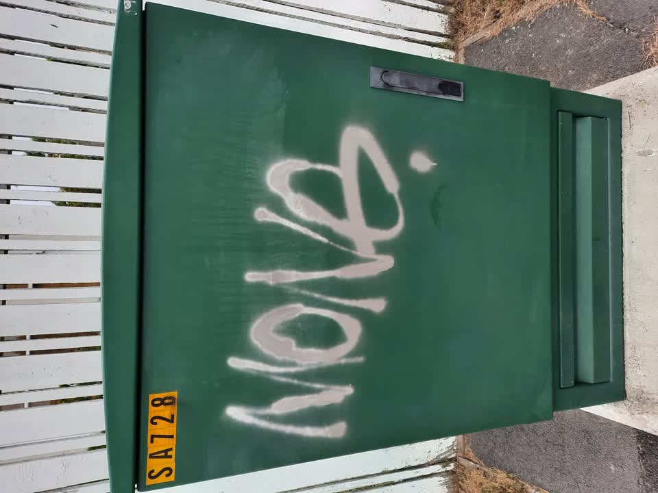 The photograph attached to this graffiti report