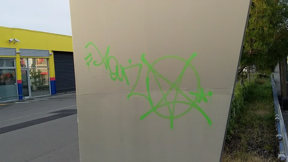 The photograph attached to this graffiti report