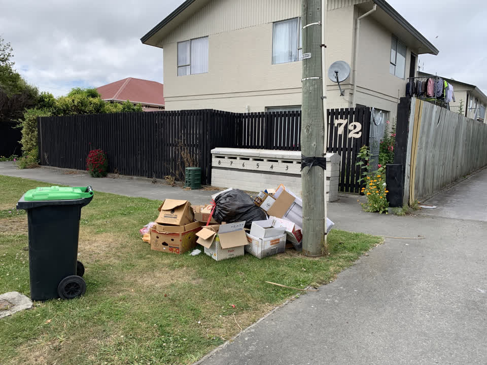 The photograph attached to this rubbish/recycling report