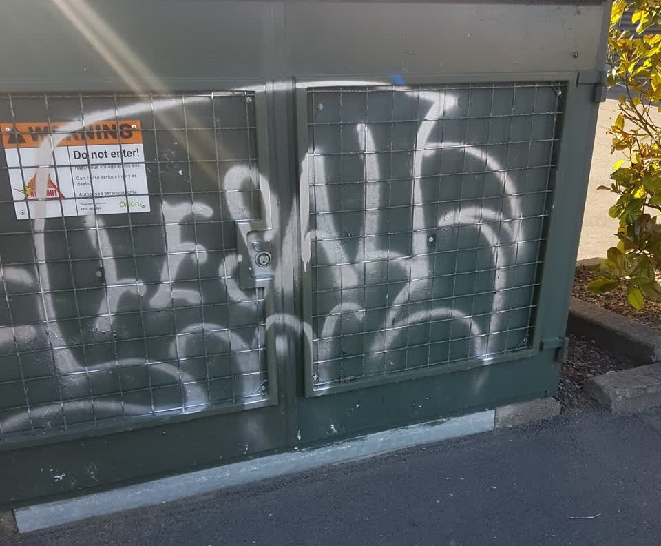 The photograph attached to this graffiti report