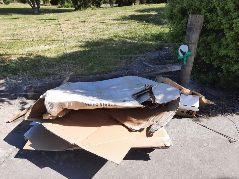 The photograph attached to this rubbish/recycling report