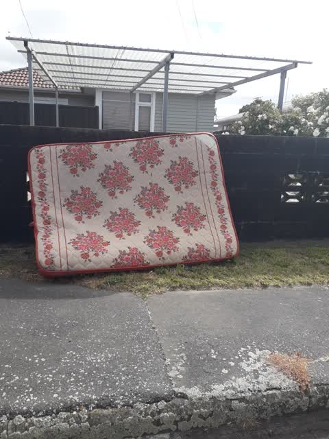 Rubbish/Recycling, a report photo