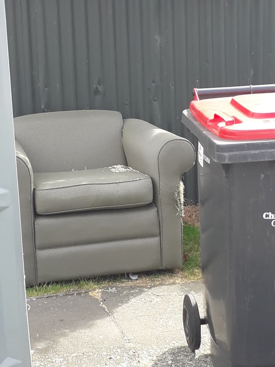 The photograph attached to this rubbish/recycling report