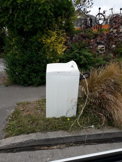 Rubbish/Recycling, a report photo