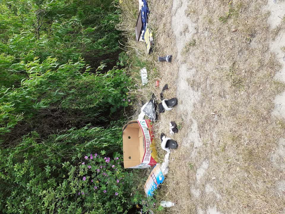 The photograph attached to this rubbish/recycling report
