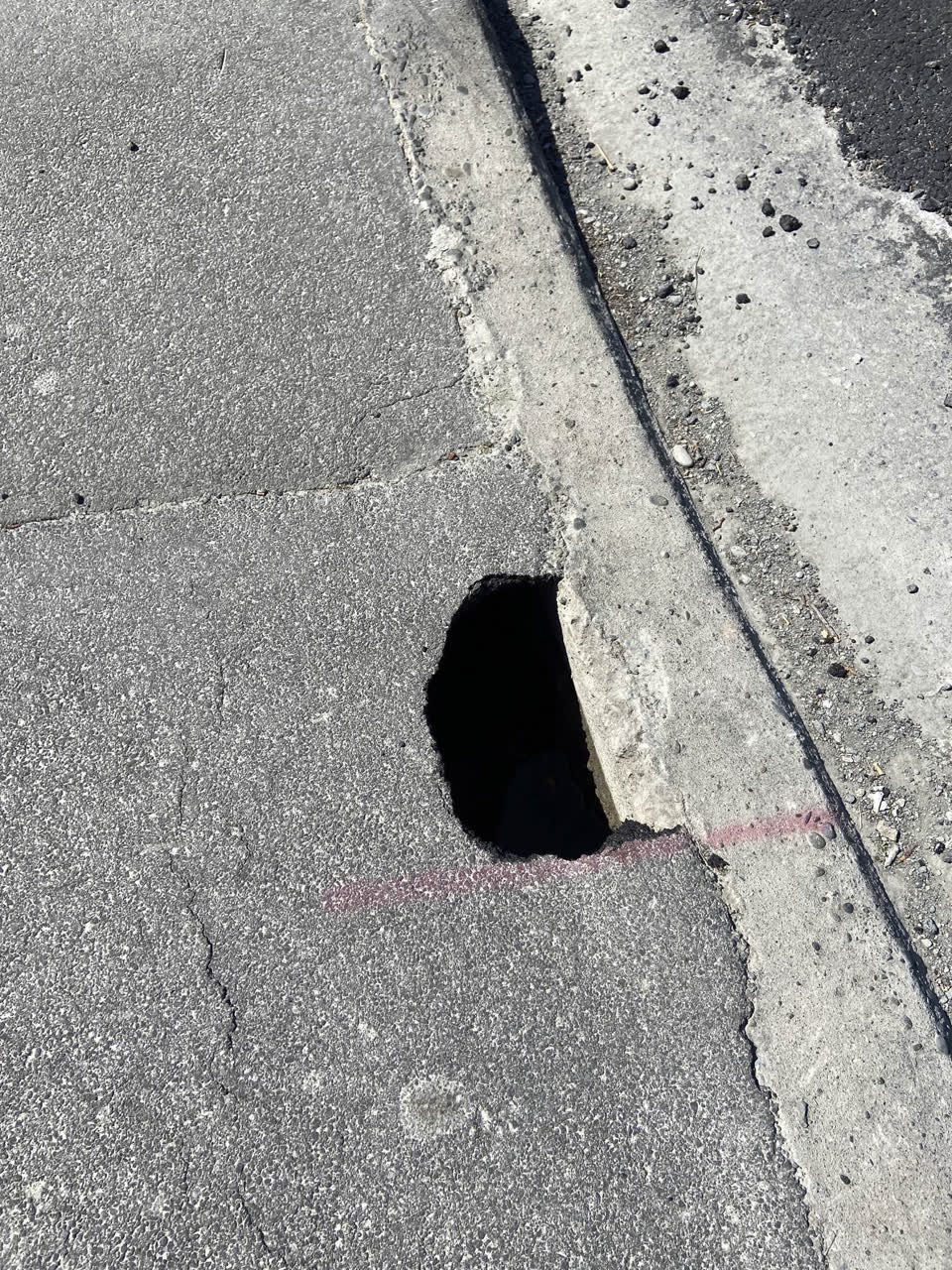 The photograph attached to this roading/streets report