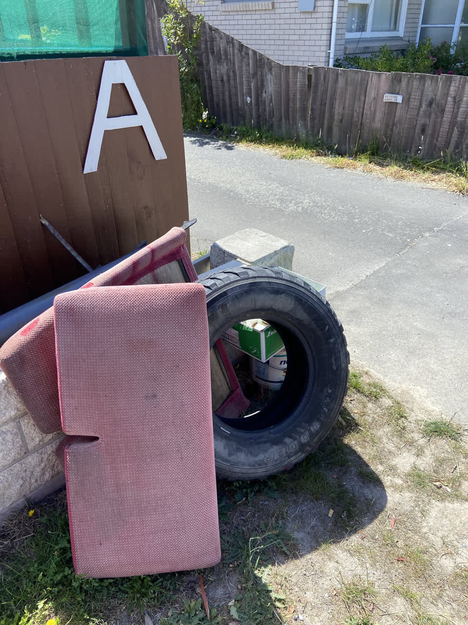 The photograph attached to this rubbish/recycling report