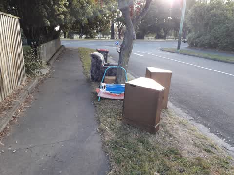 Rubbish/Recycling, a report photo