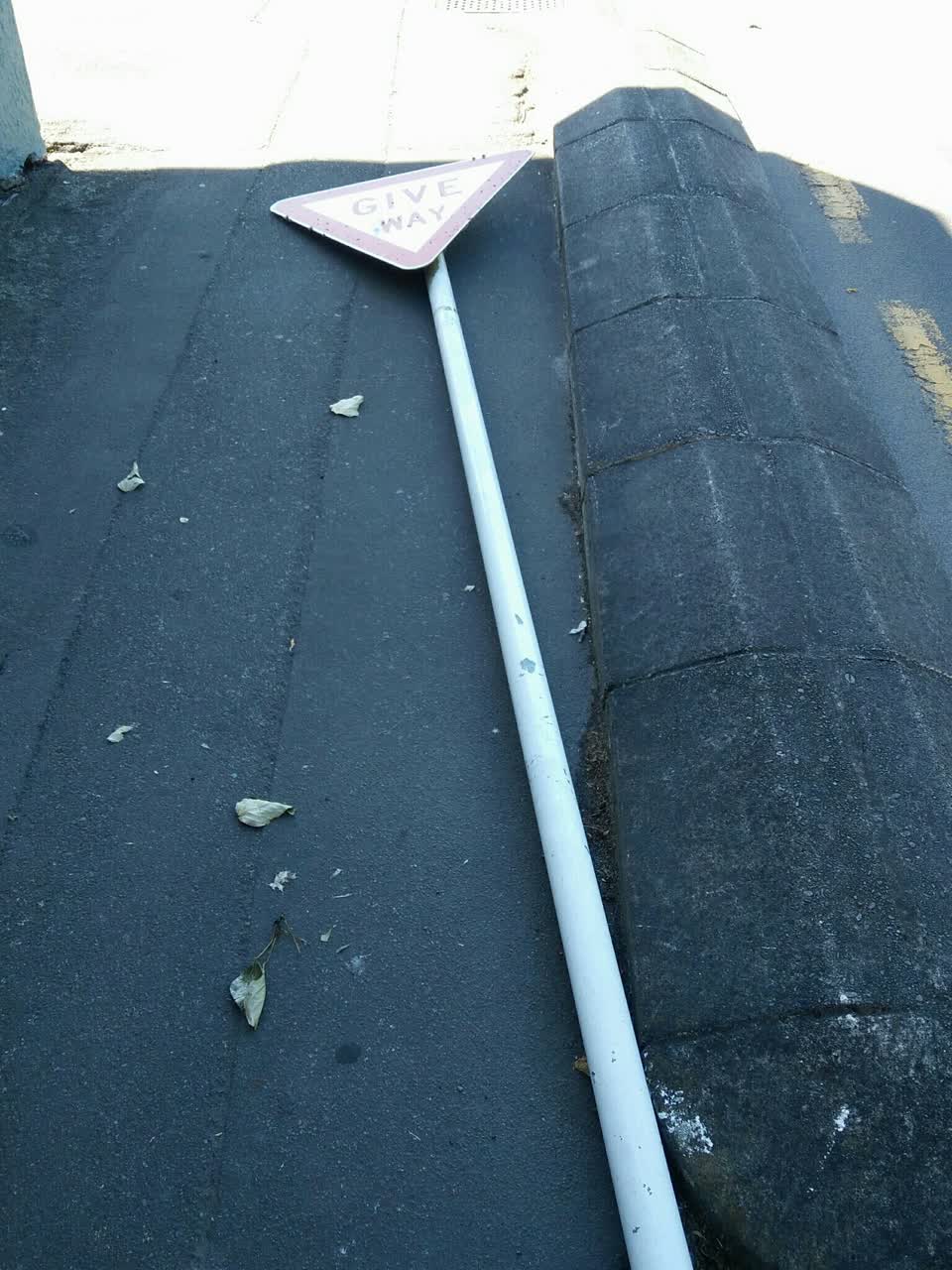 The photograph attached to this roading/streets report