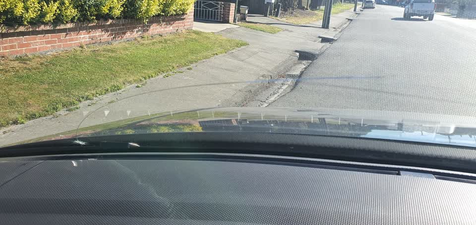 The photograph attached to this roading/streets report