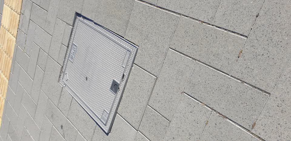 The photograph attached to this sewer - general report