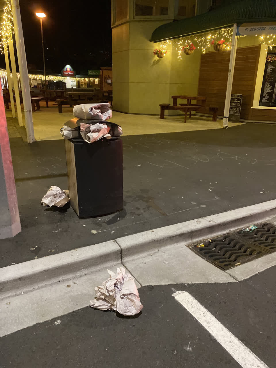 The photograph attached to this rubbish/recycling report