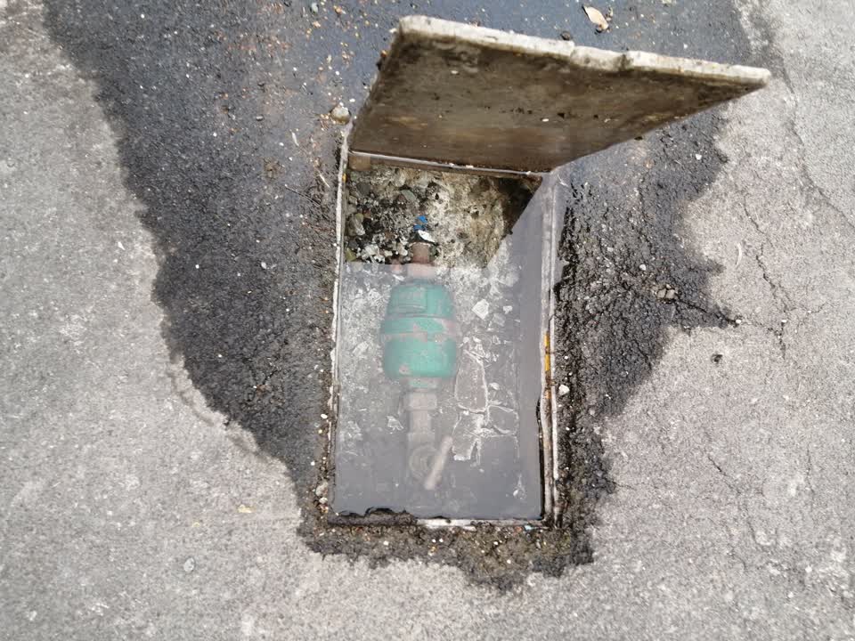 The photograph attached to this roading/streets report