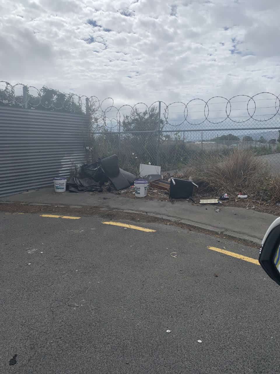 The photograph attached to this rubbish/recycling report
