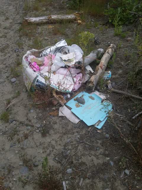 Rubbish/Recycling, a report photo