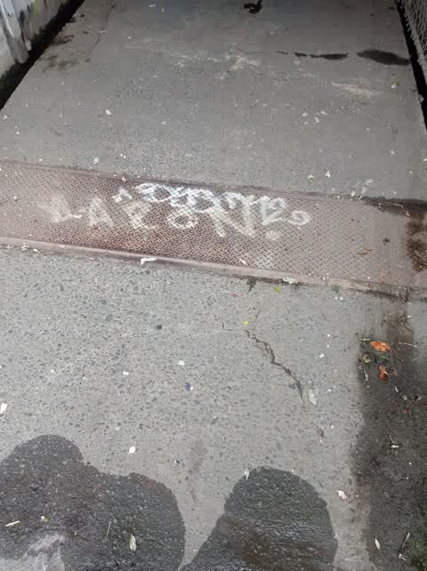 Graffiti, a report photo