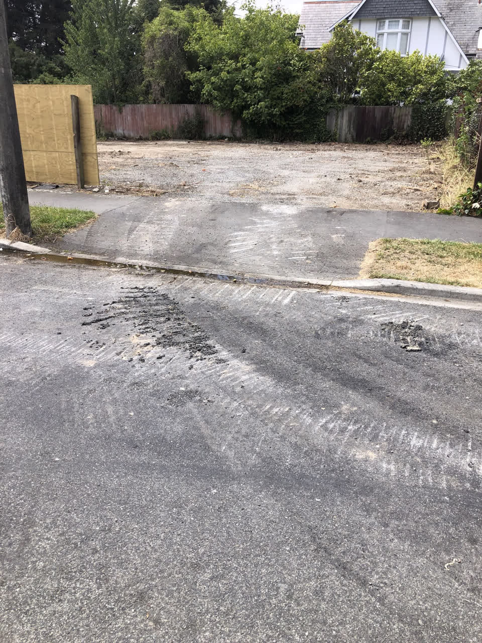 The photograph attached to this roading/streets report