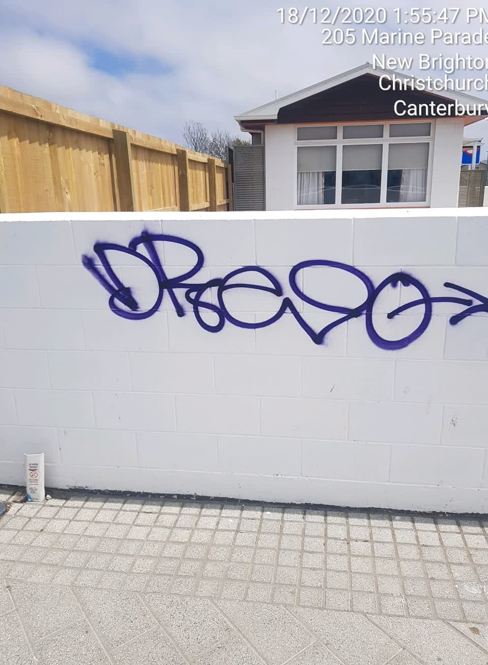 The photograph attached to this graffiti report