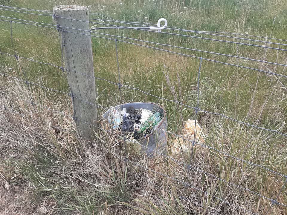 The photograph attached to this rubbish/recycling report
