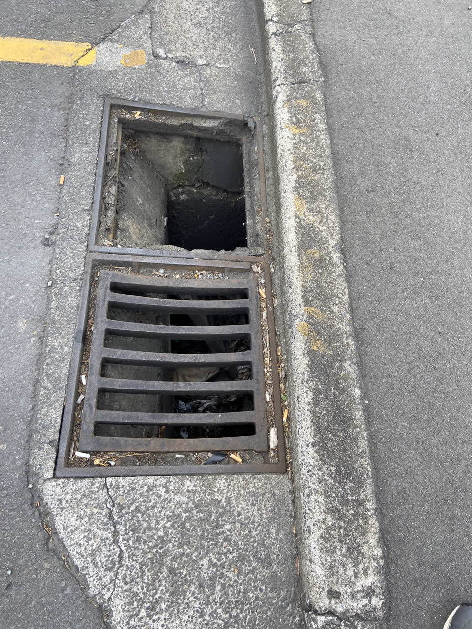 The photograph attached to this roading/streets report