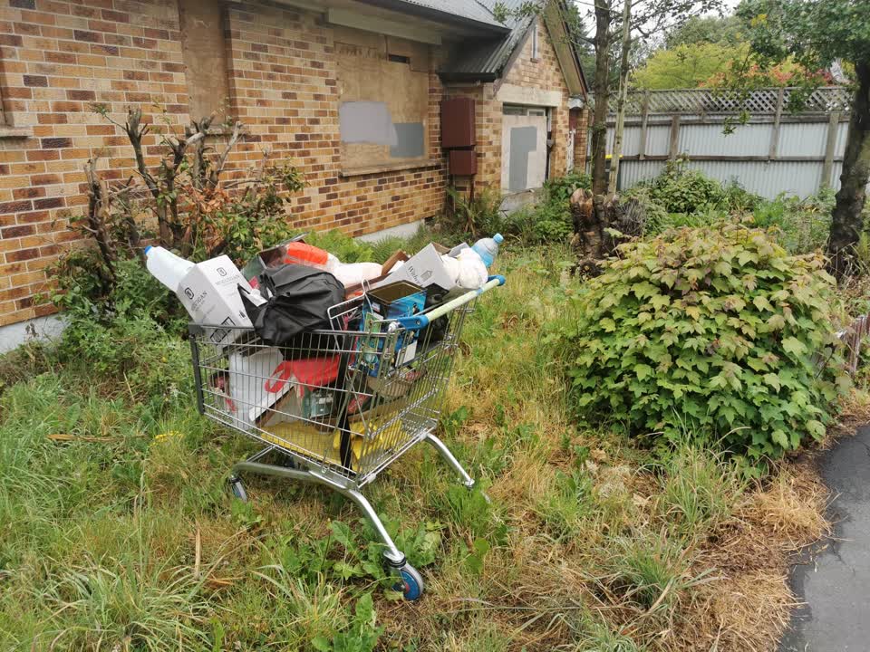 The photograph attached to this rubbish/recycling report