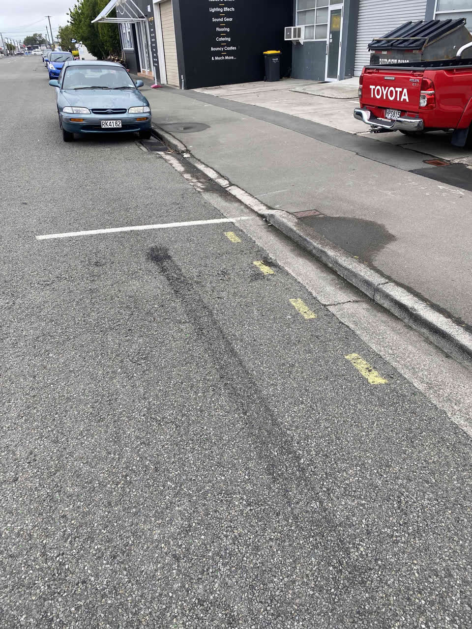 The photograph attached to this roading/streets report